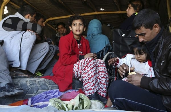 Islamic State uses human shields to slow Iraqi assault