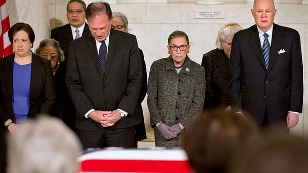 Thousands pay respects to late Justice Scalia