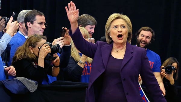 Clinton shifts focus to GOP contenders at Springfield rally