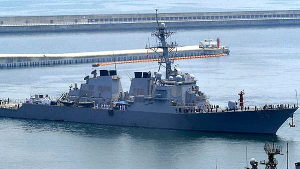 China strongly condemns US for sending warship near island