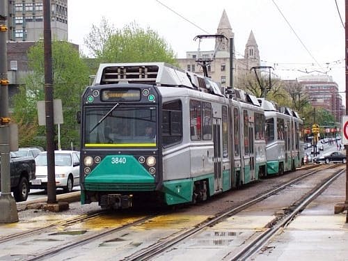 Green Line extension wins praise from key federal overseer
