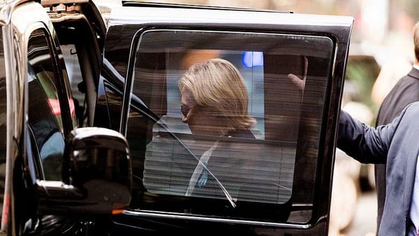 Pneumonia diagnosis fuels questions about Clinton’s health
