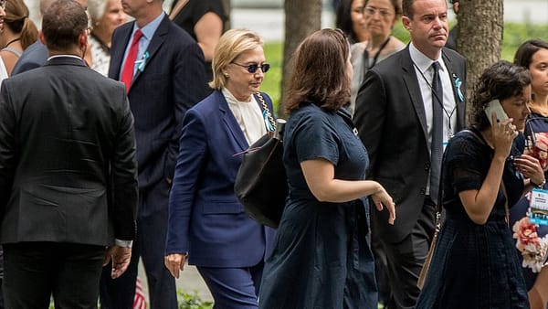Clinton tries to blunt fallout from not disclosing pneumonia