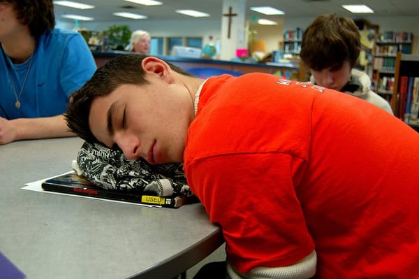 Why teen brains need later school start time